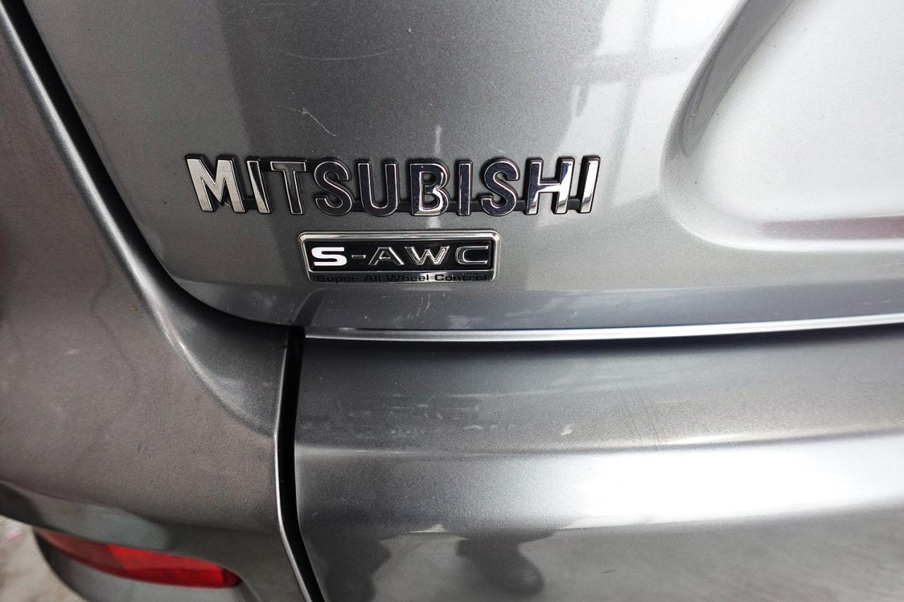2013 Mitsubishi Outlander XLS ,NO ACCIDENT,7 PASS ,LOW KM.4X4 - Photo #6
