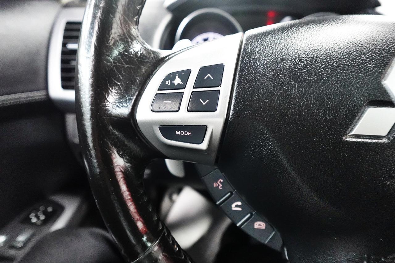 2013 Mitsubishi Outlander XLS ,NO ACCIDENT,7 PASS ,LOW KM.4X4 - Photo #32
