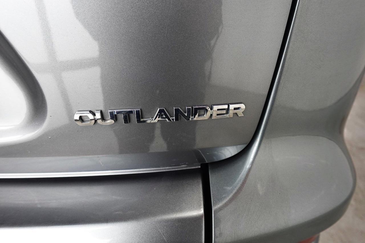 2013 Mitsubishi Outlander XLS ,NO ACCIDENT,7 PASS ,LOW KM.4X4 - Photo #7