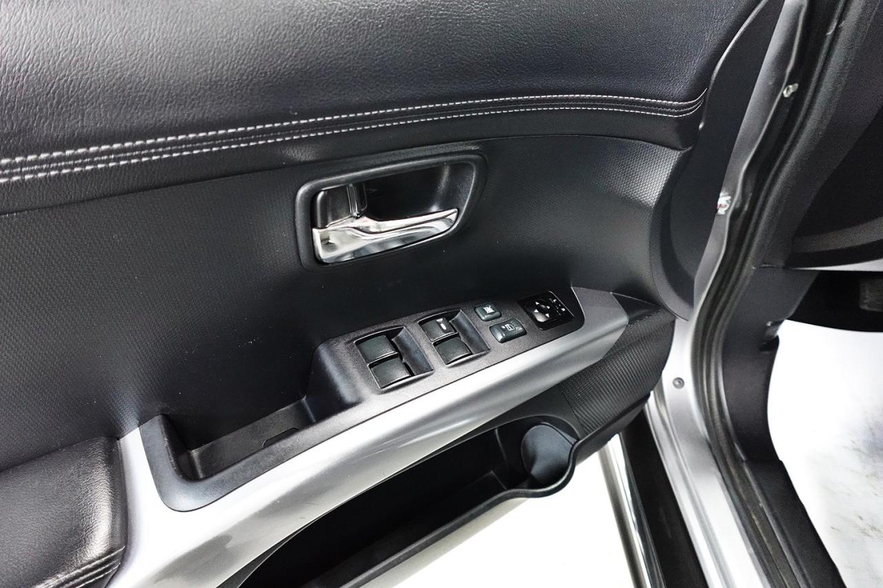 2013 Mitsubishi Outlander XLS ,NO ACCIDENT,7 PASS ,LOW KM.4X4 - Photo #14