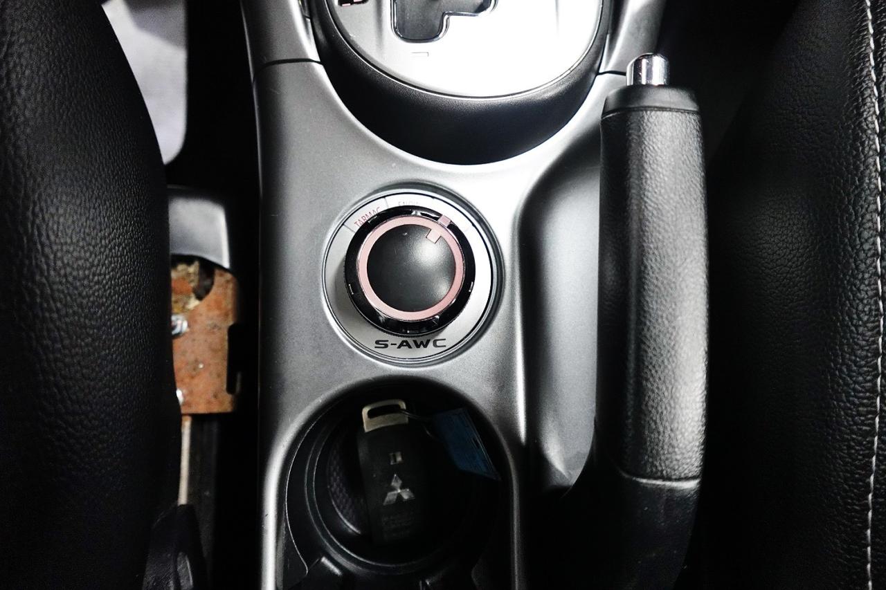2013 Mitsubishi Outlander XLS ,NO ACCIDENT,7 PASS ,LOW KM.4X4 - Photo #27