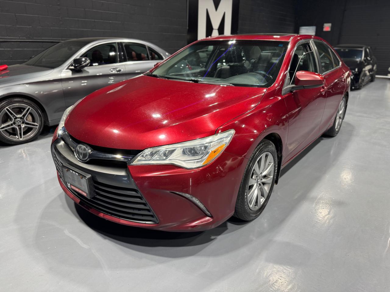 Used 2016 Toyota Camry XLE for sale in Mississauga, ON