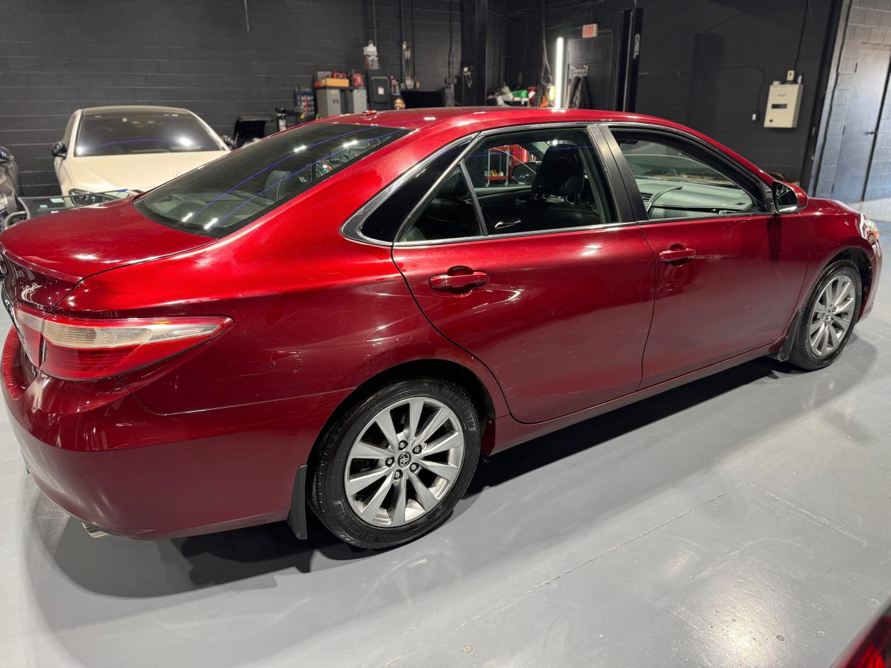 2016 Toyota Camry XSE - Photo #6