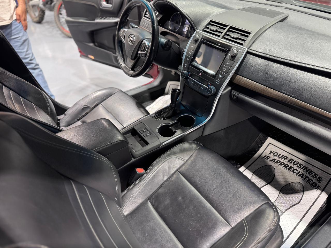 2016 Toyota Camry XSE - Photo #16