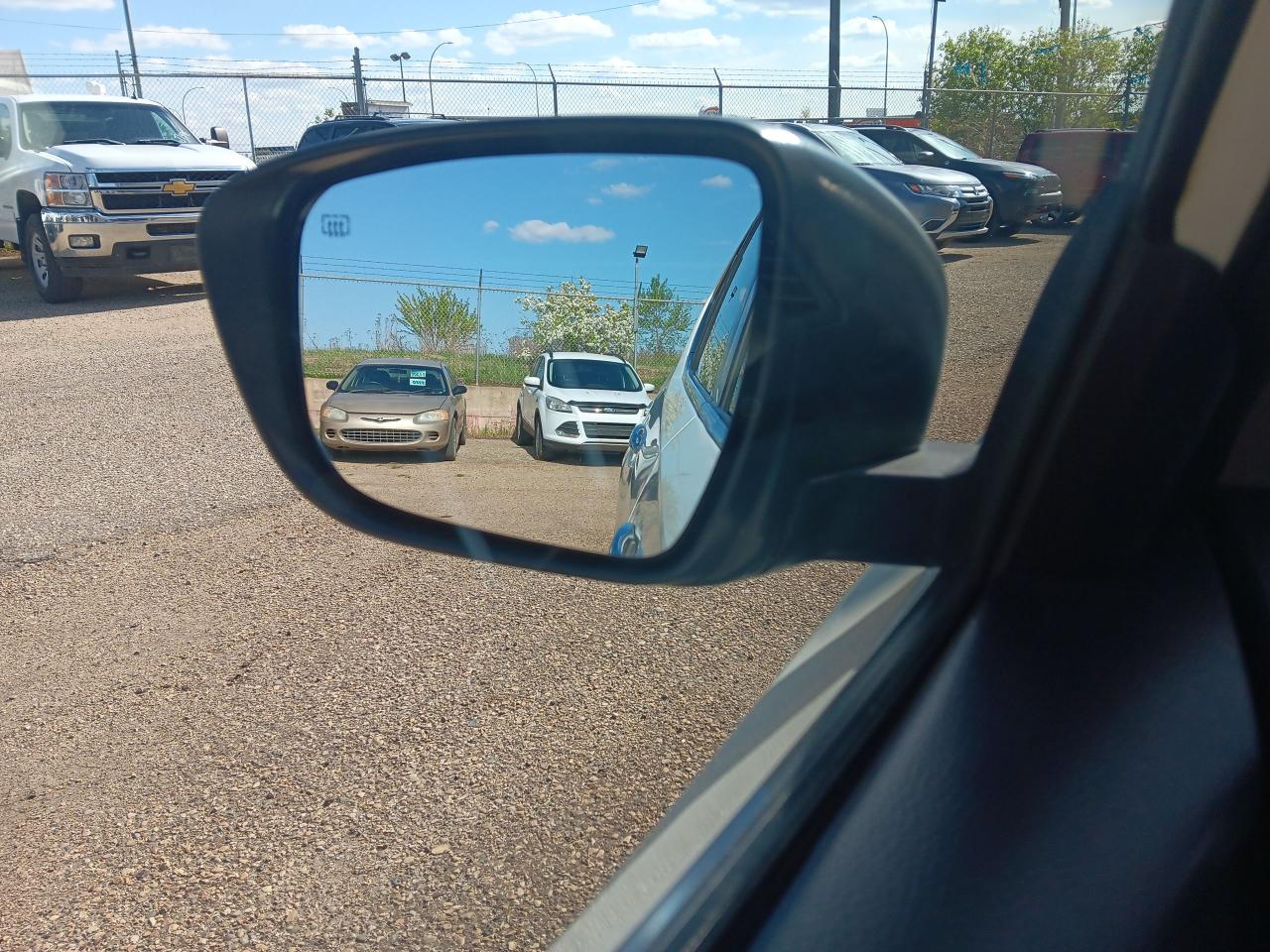 2015 Nissan Rogue S AWD Bu Cam - Photo #9