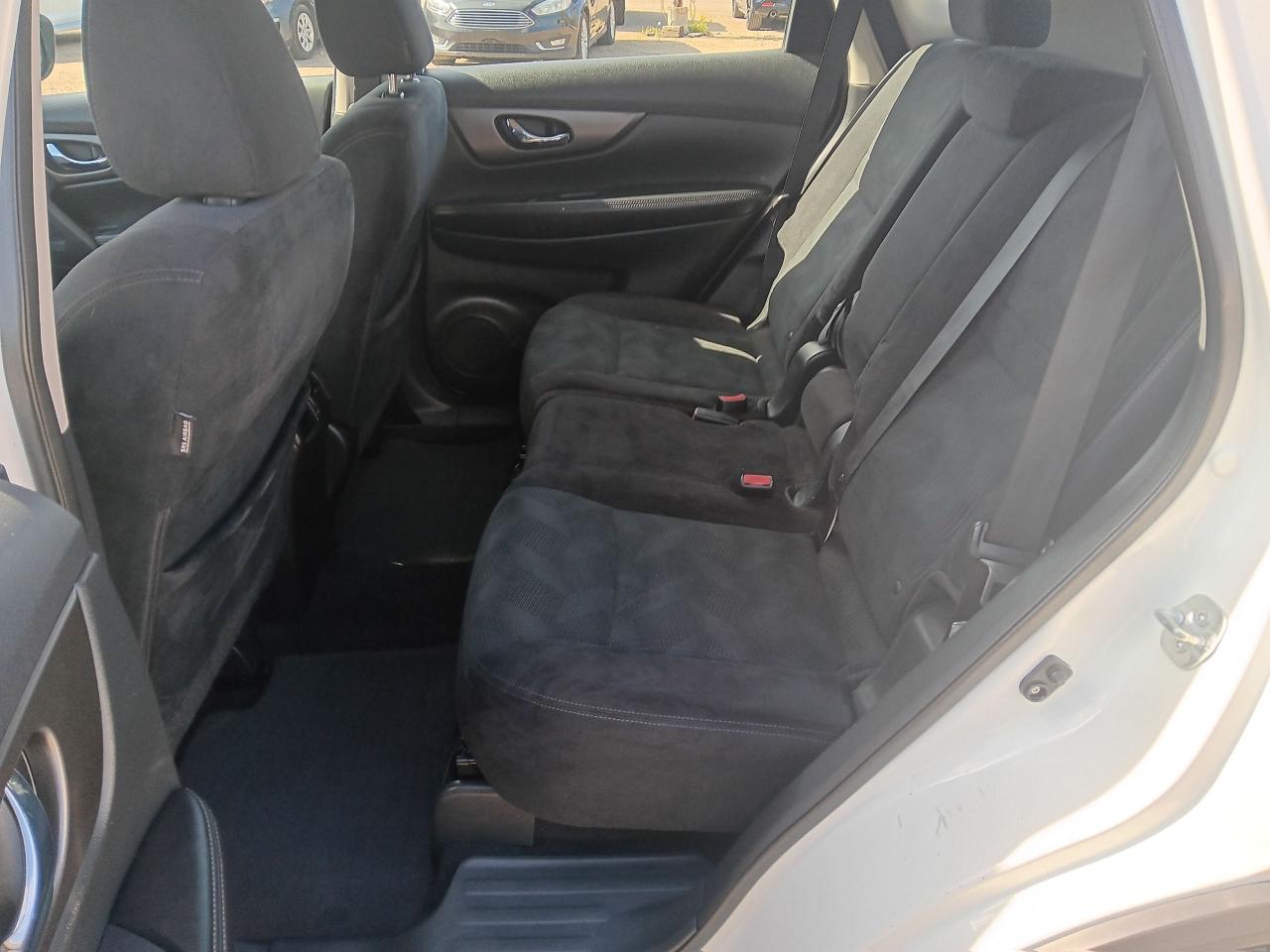 2015 Nissan Rogue S AWD Bu Cam - Photo #16