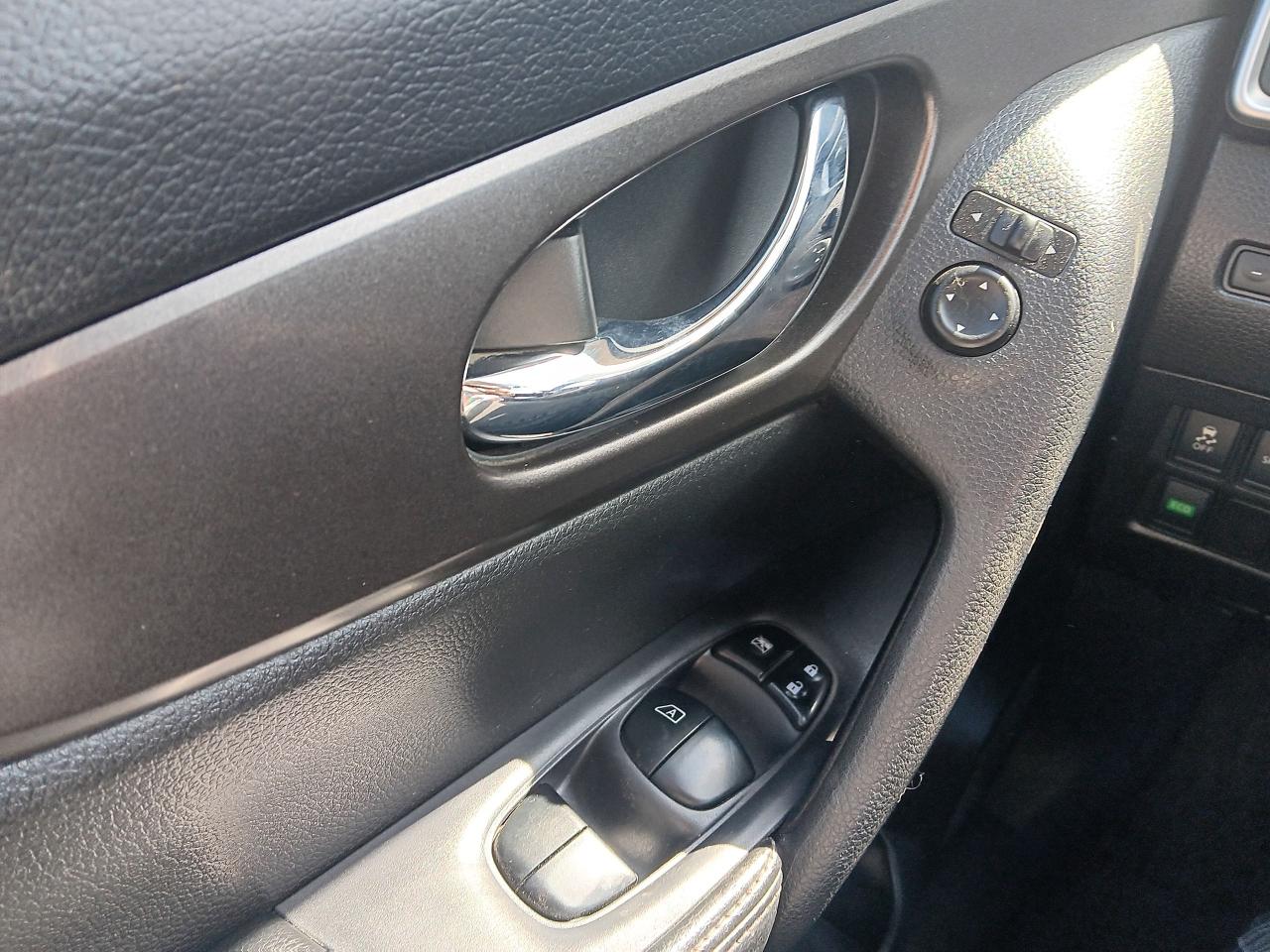 2015 Nissan Rogue S AWD Bu Cam - Photo #21
