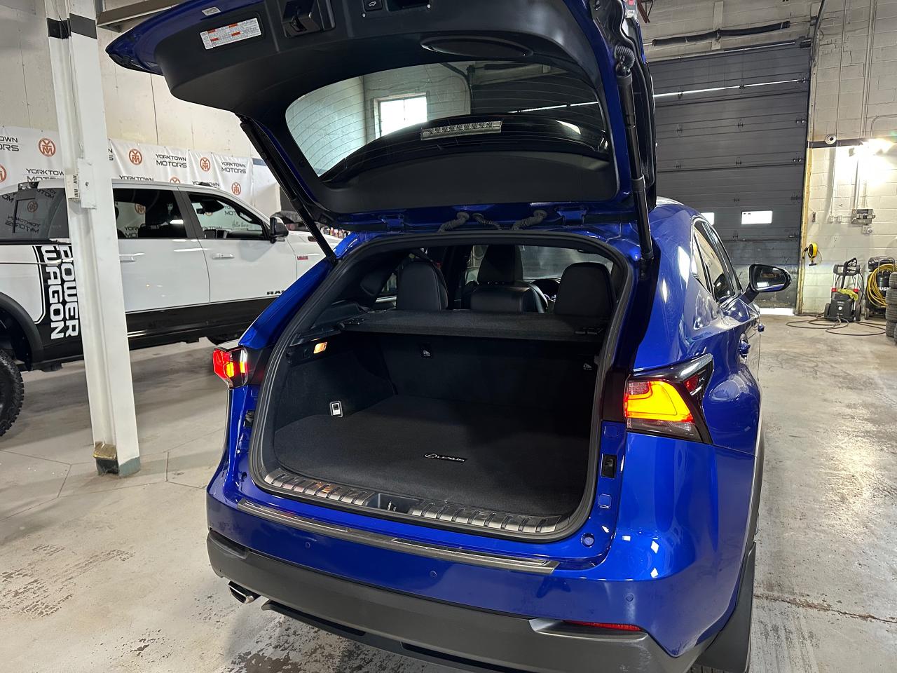 2015 Lexus NX 200t AWD 4DR | F SPORT | SUNROOF | HEATED SEATS - Photo #11