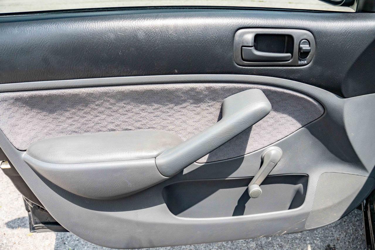 2002 Honda Civic DX - Photo #13