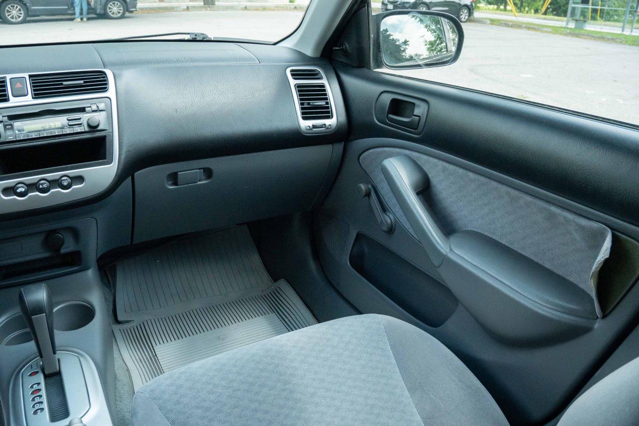 2002 Honda Civic DX - Photo #24