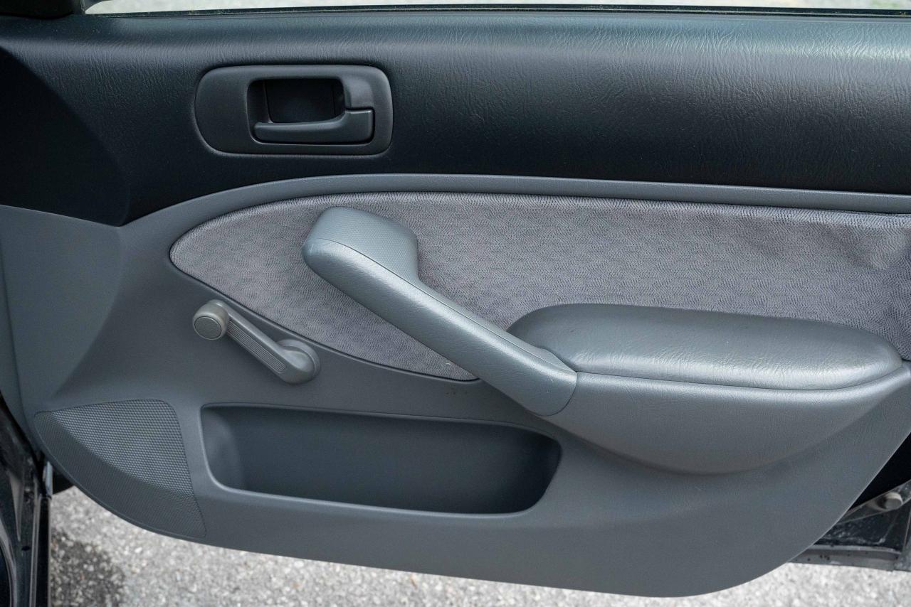2002 Honda Civic DX - Photo #32