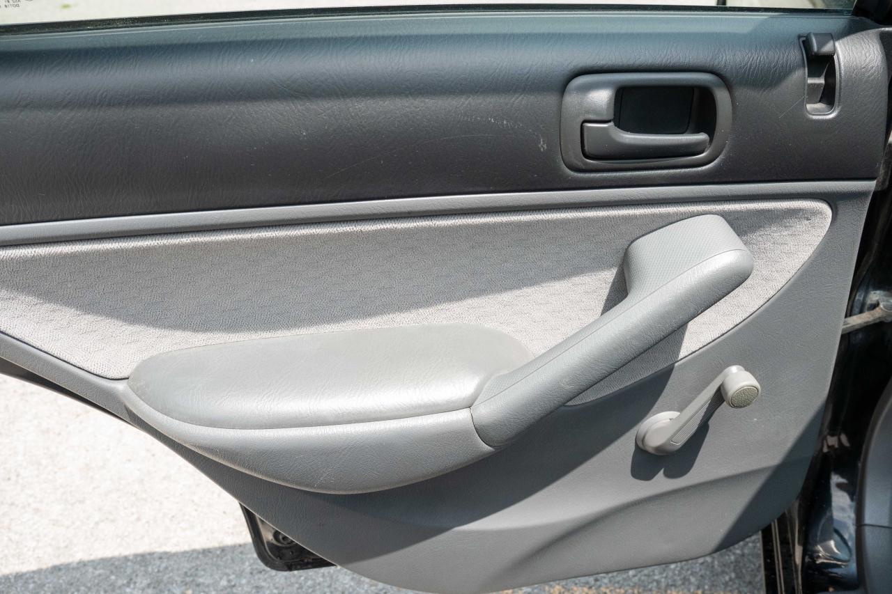 2002 Honda Civic DX - Photo #27