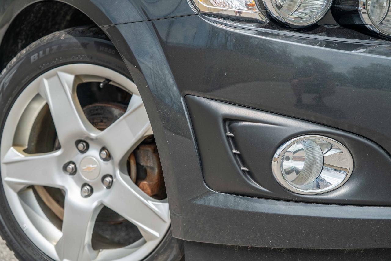 2015 Chevrolet Sonic LT - Photo #9