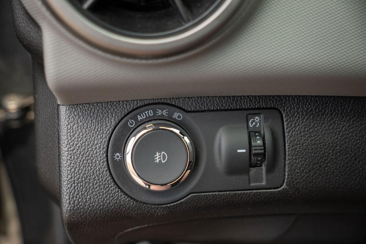 2015 Chevrolet Sonic LT - Photo #27
