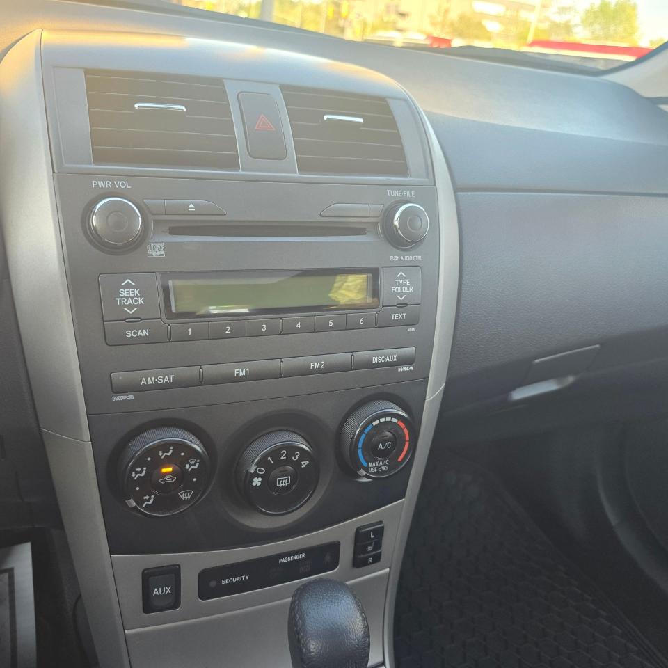 2010 Toyota Corolla XRS - Photo #19