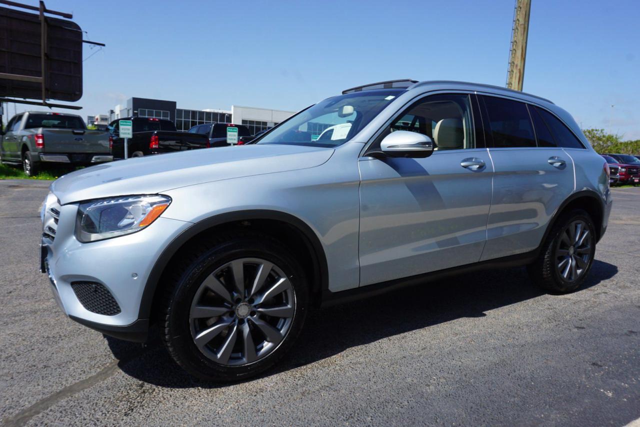2016 Mercedes-Benz GLC-Class GLC300 4MATIC AWD CERTIFIED *ACCIDENT FREE* NAV 360 CAMERA BLUETOOTH LEATHER HEATED SEATS DUAL ROOF CRUISE ALLOYS - Photo #3