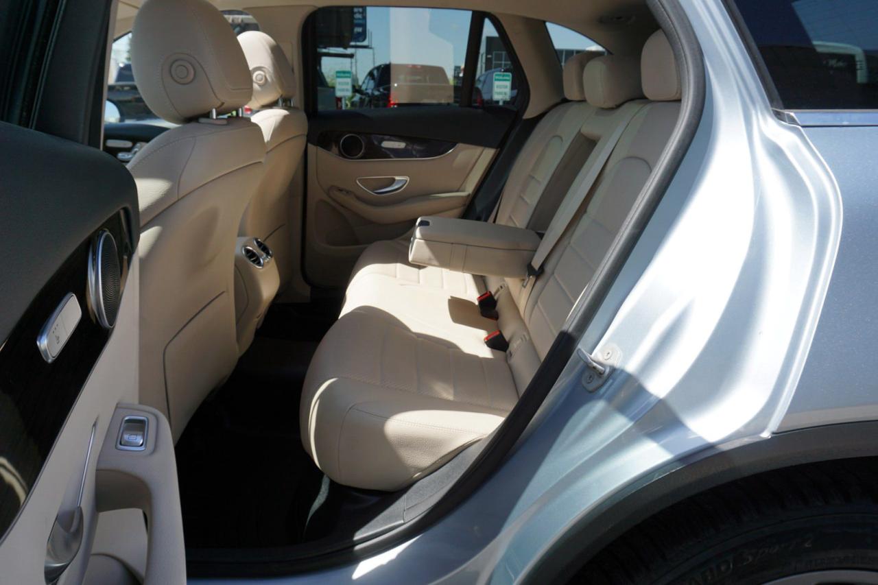 2016 Mercedes-Benz GLC-Class GLC300 4MATIC AWD CERTIFIED *ACCIDENT FREE* NAV 360 CAMERA BLUETOOTH LEATHER HEATED SEATS DUAL ROOF CRUISE ALLOYS - Photo #16