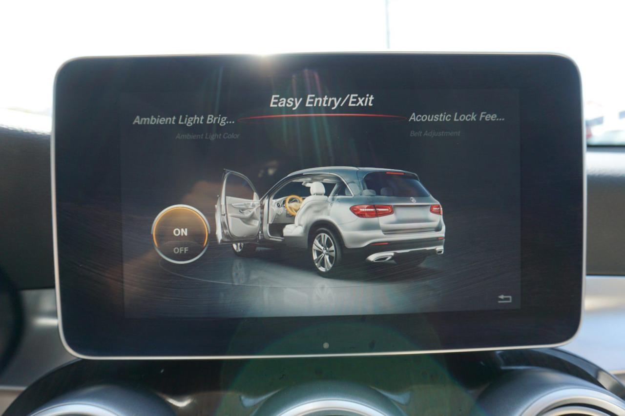 2016 Mercedes-Benz GLC-Class GLC300 4MATIC AWD CERTIFIED *ACCIDENT FREE* NAV 360 CAMERA BLUETOOTH LEATHER HEATED SEATS DUAL ROOF CRUISE ALLOYS - Photo #41