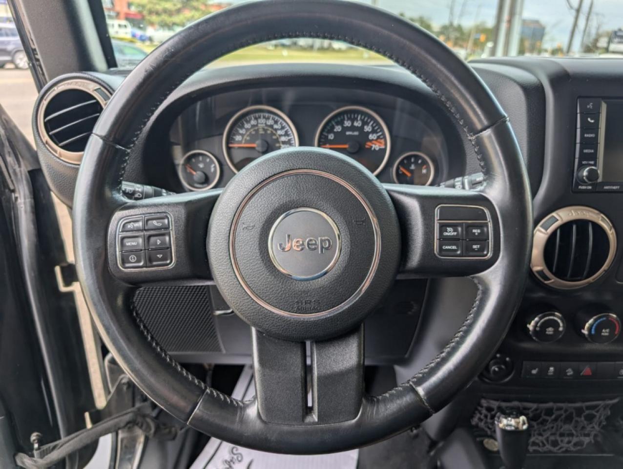 2017 Jeep Wrangler Unlimited 75TH ANNIV*4WD*LOADED*HARD/SOFT TOP *PRICE TO SELL - Photo #16