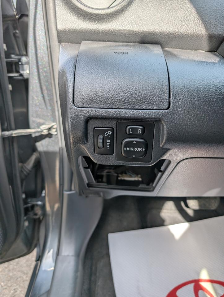 2008 Toyota Yaris BASE Photo