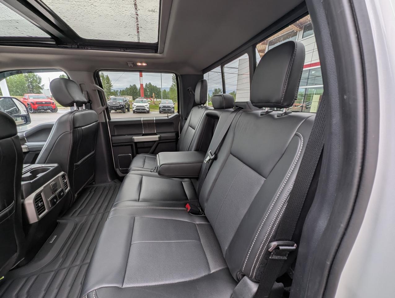 2020 Ford F-350 Super Duty SRW Lariat Photo