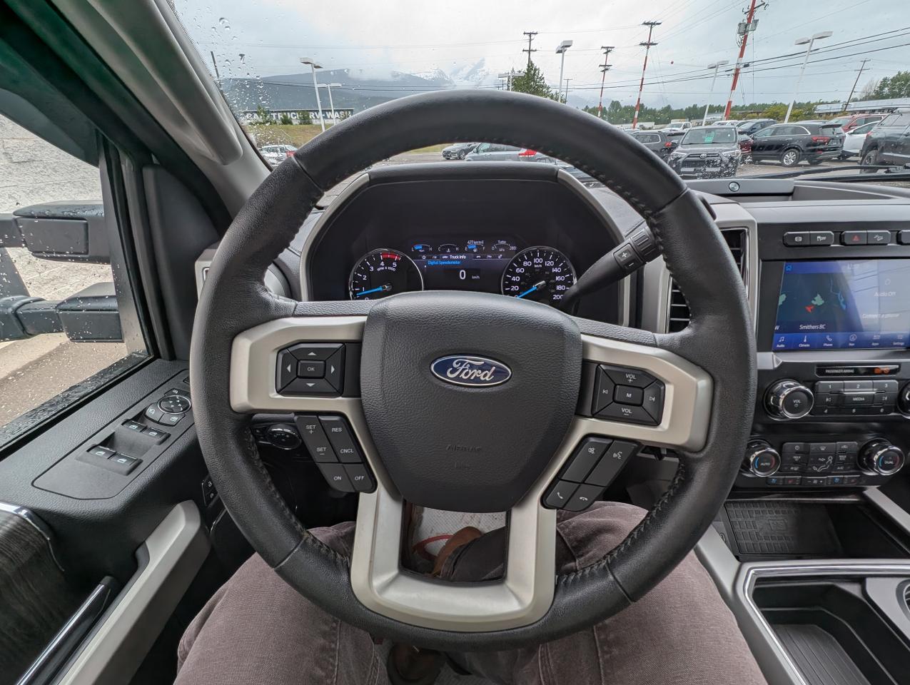 2020 Ford F-350 Super Duty SRW Lariat Photo