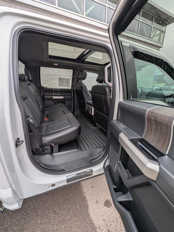 2020 Ford F-350 Super Duty SRW Lariat Photo