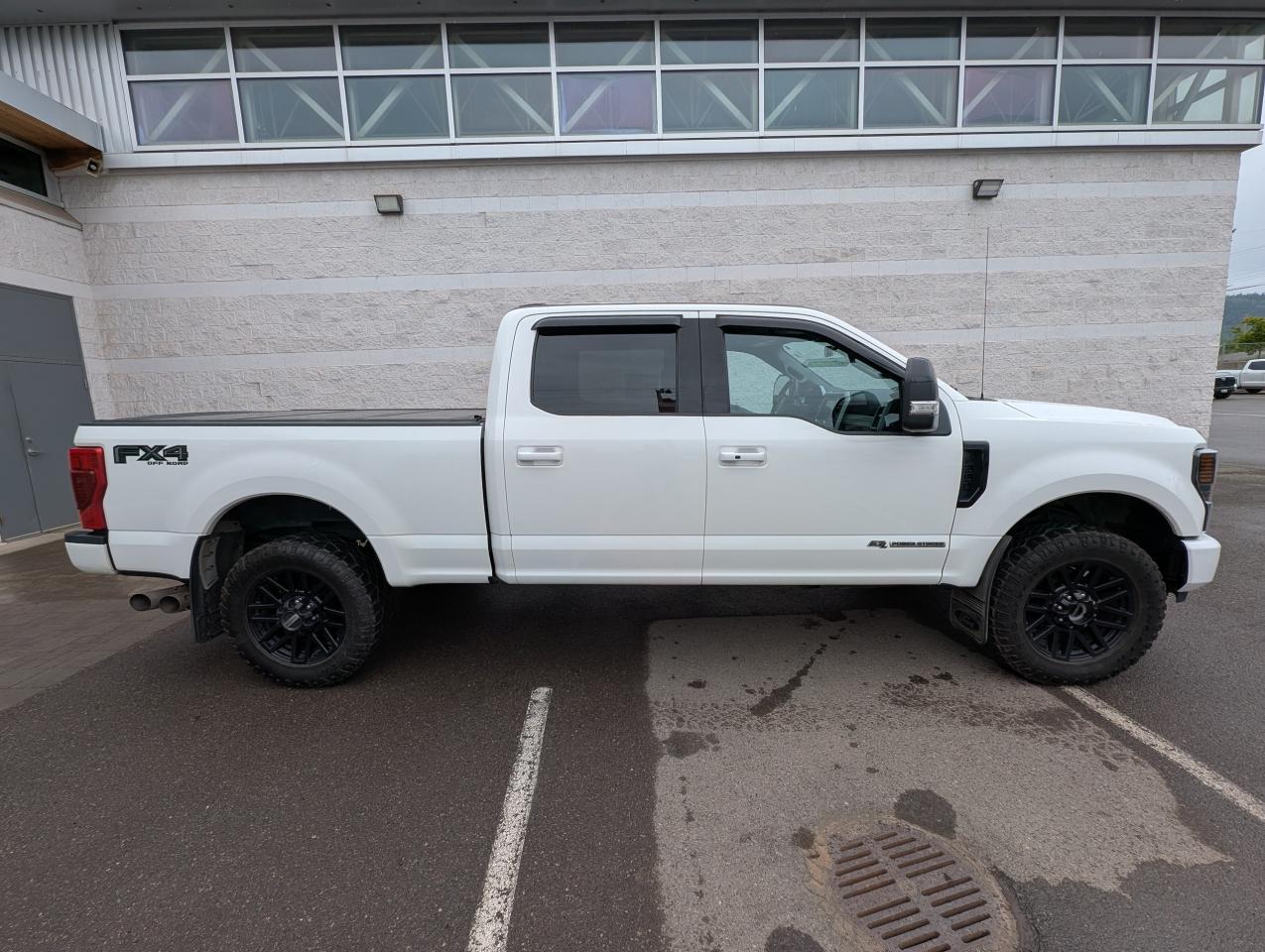 2020 Ford F-350 Super Duty SRW Lariat Photo