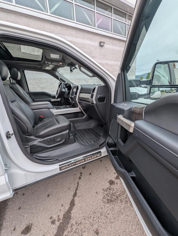 2020 Ford F-350 Super Duty SRW Lariat Photo