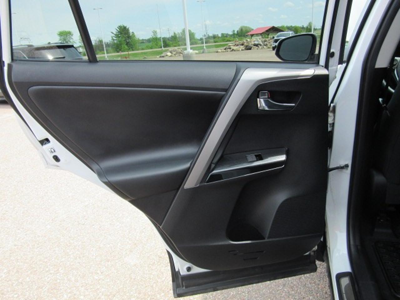 2018 Toyota RAV4 XLE Photo