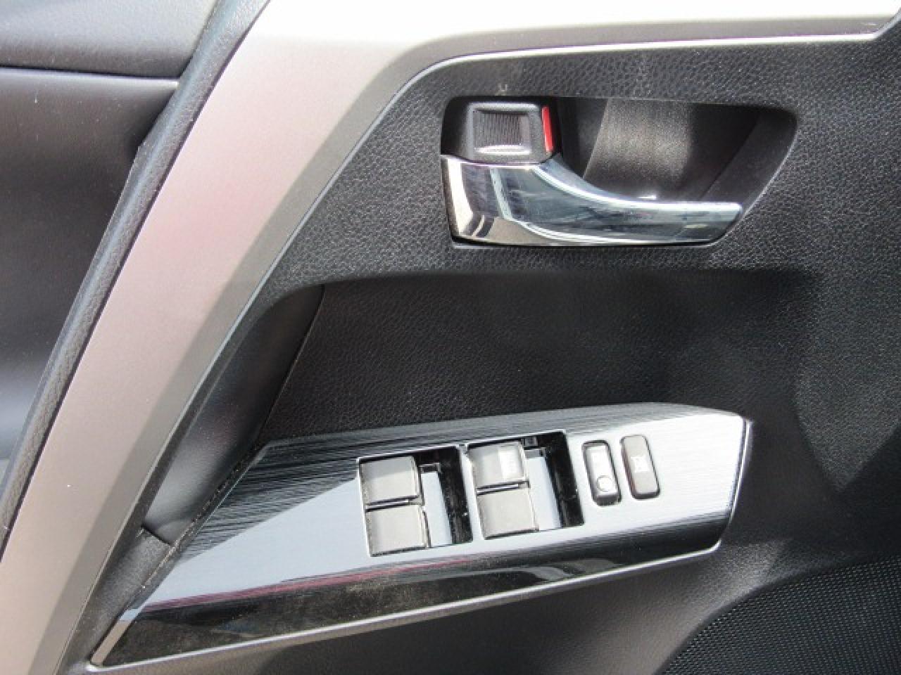 2018 Toyota RAV4 XLE Photo