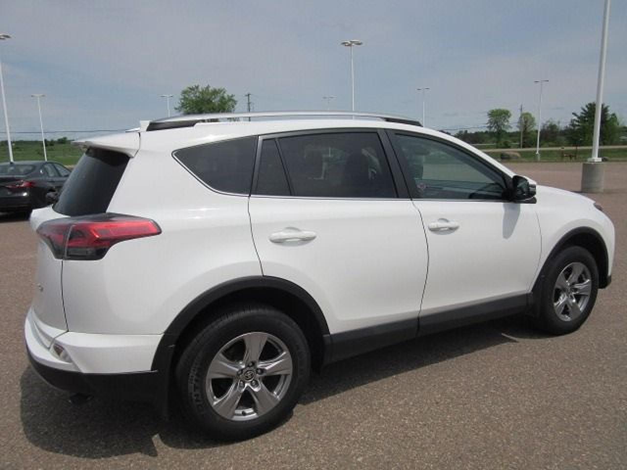 2018 Toyota RAV4 XLE - Photo #8