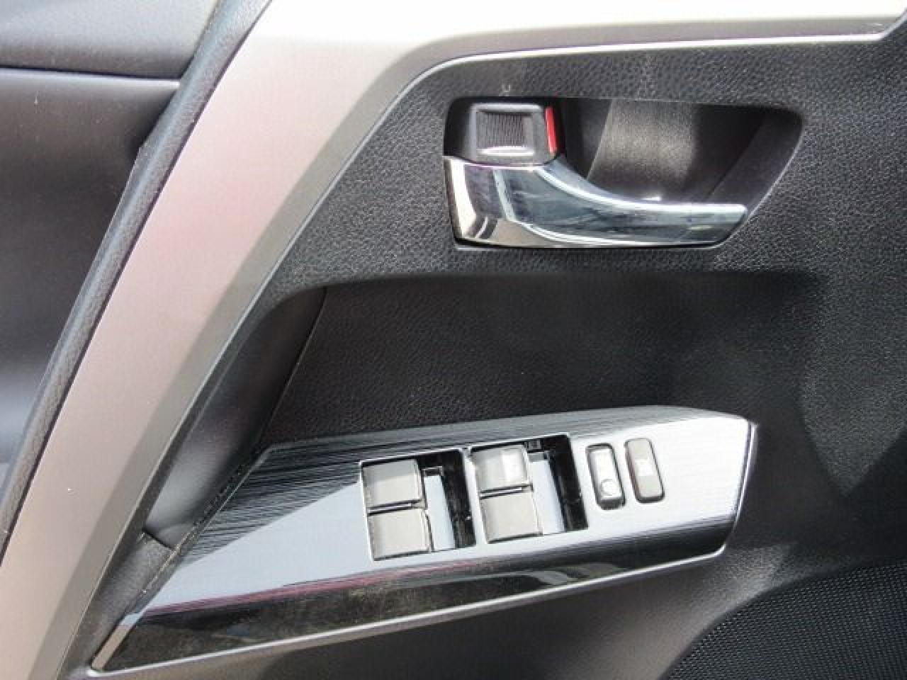2018 Toyota RAV4 XLE - Photo #13