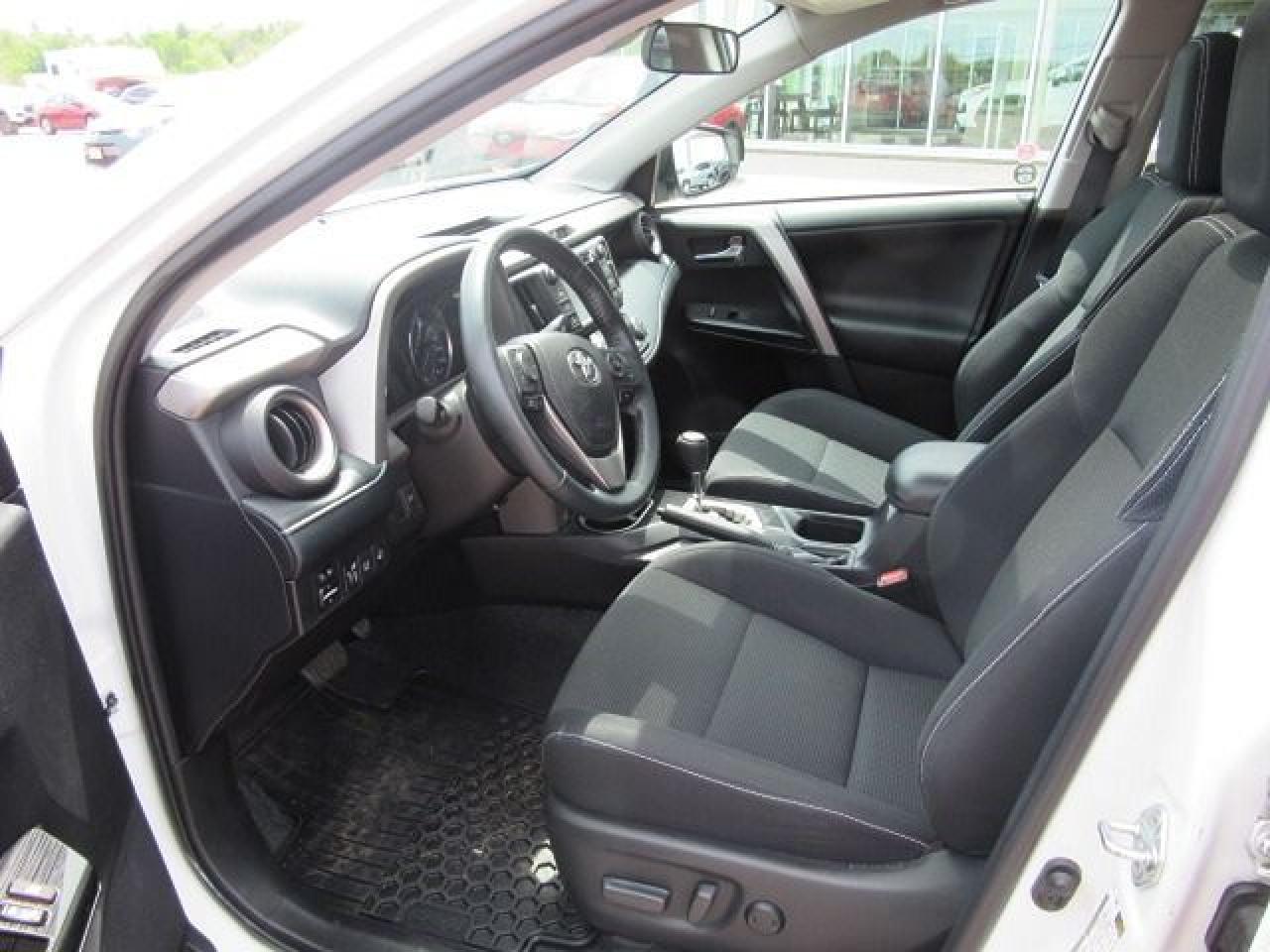 2018 Toyota RAV4 XLE - Photo #15
