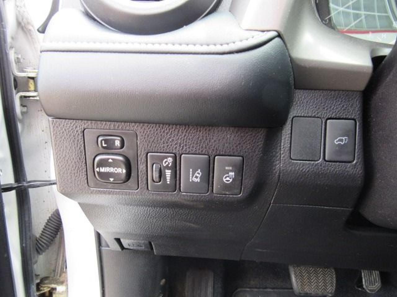 2018 Toyota RAV4 XLE - Photo #16
