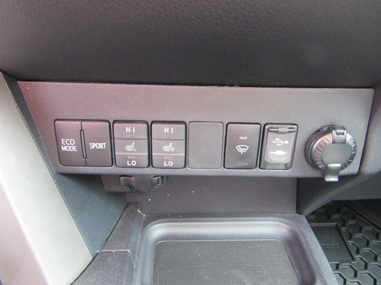 2018 Toyota RAV4 XLE - Photo #20