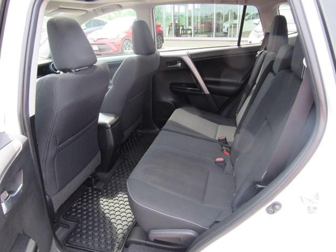 2018 Toyota RAV4 XLE - Photo #26