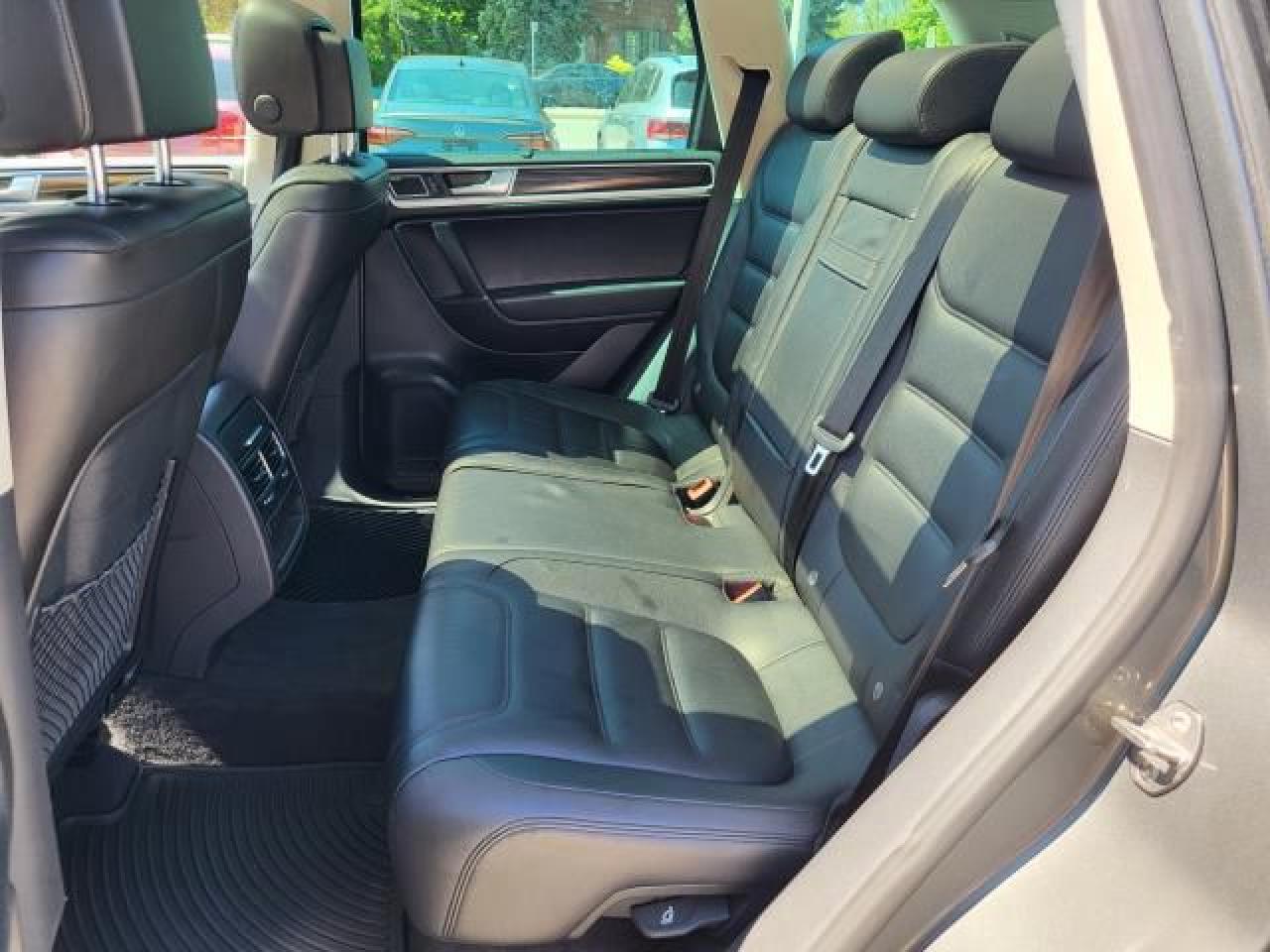 2015 Volkswagen Touareg TDI EXECUTIVE Photo39