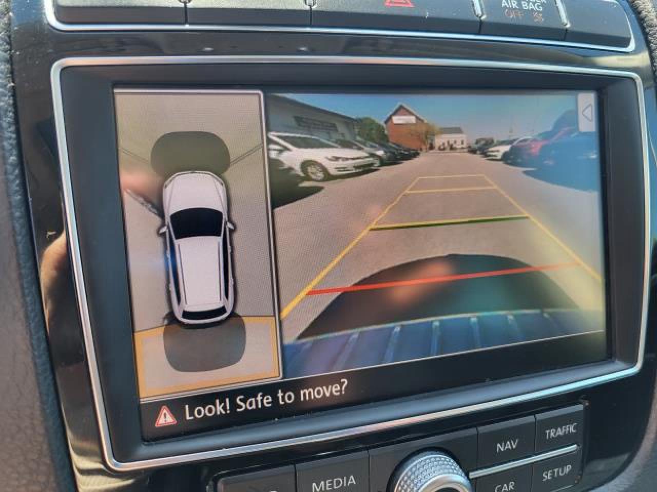 2015 Volkswagen Touareg TDI Execline Photo37