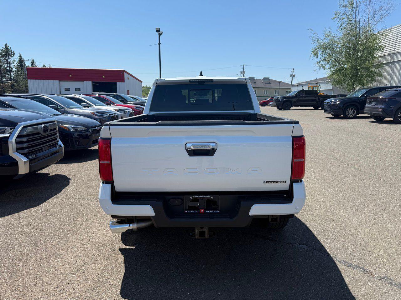 2025 Toyota Tacoma Hybrid Limited Photo
