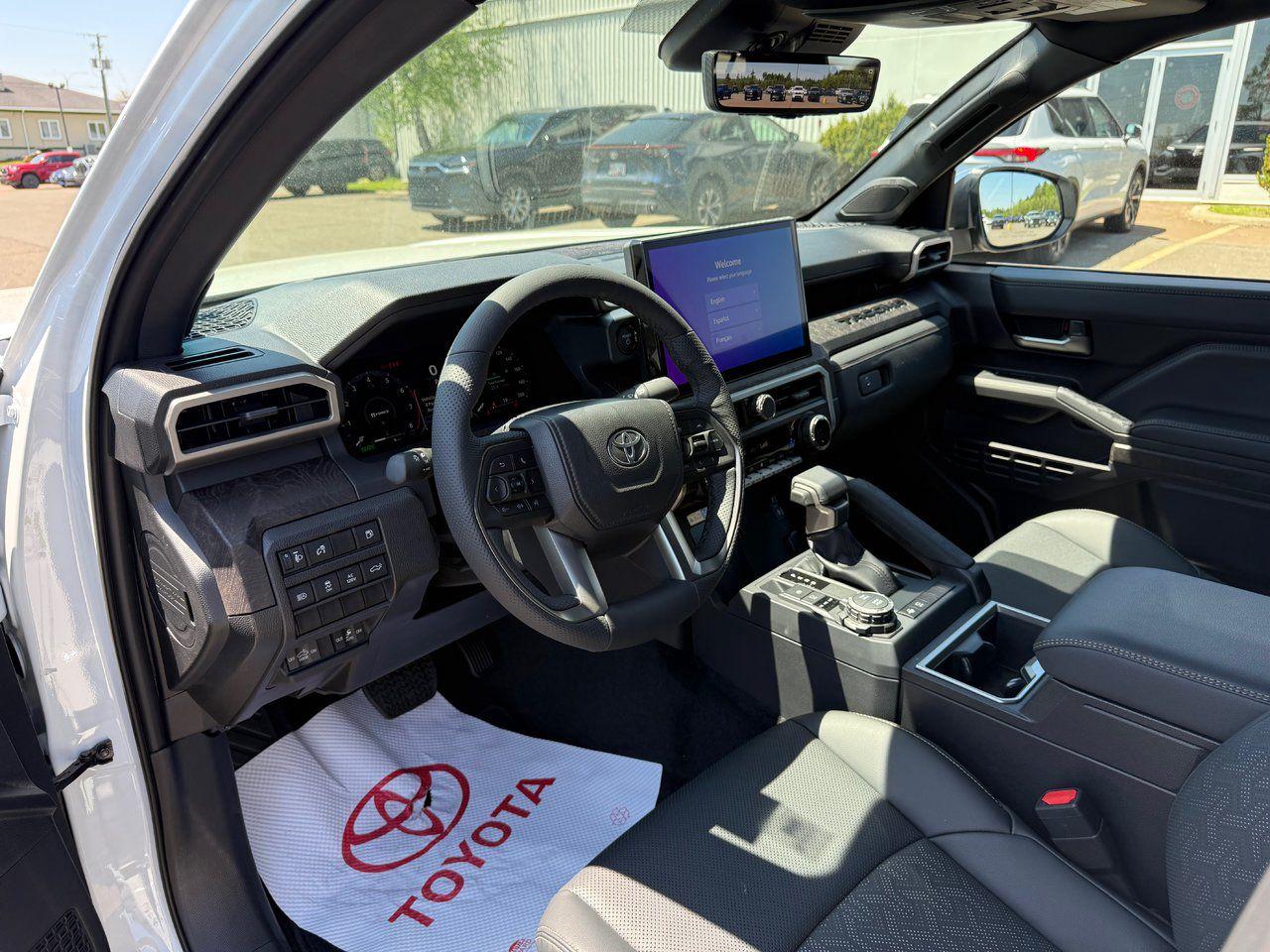 2025 Toyota Tacoma Hybrid Limited Photo