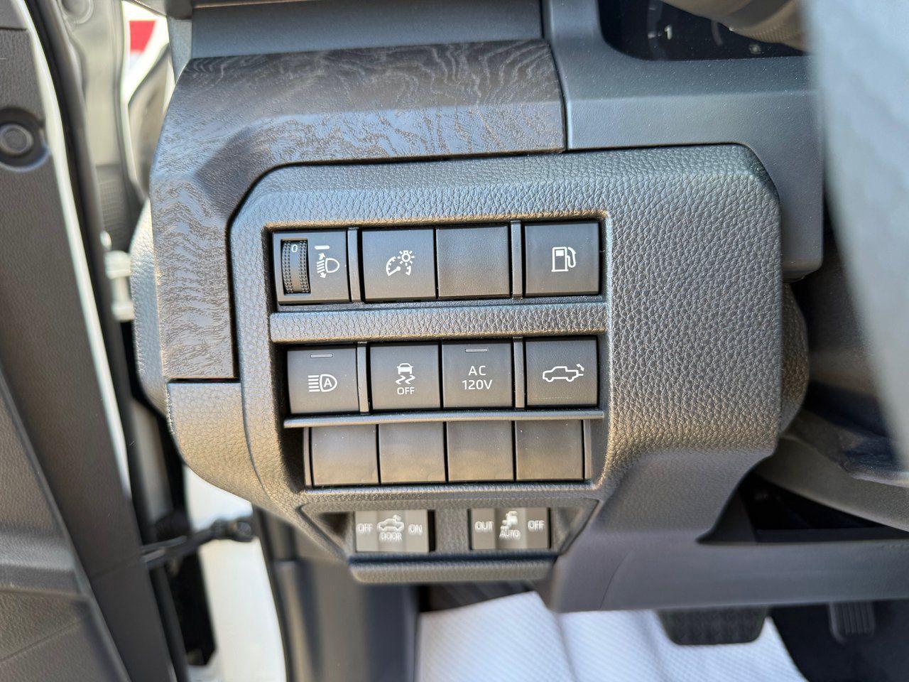 2025 Toyota Tacoma Hybrid Limited Photo