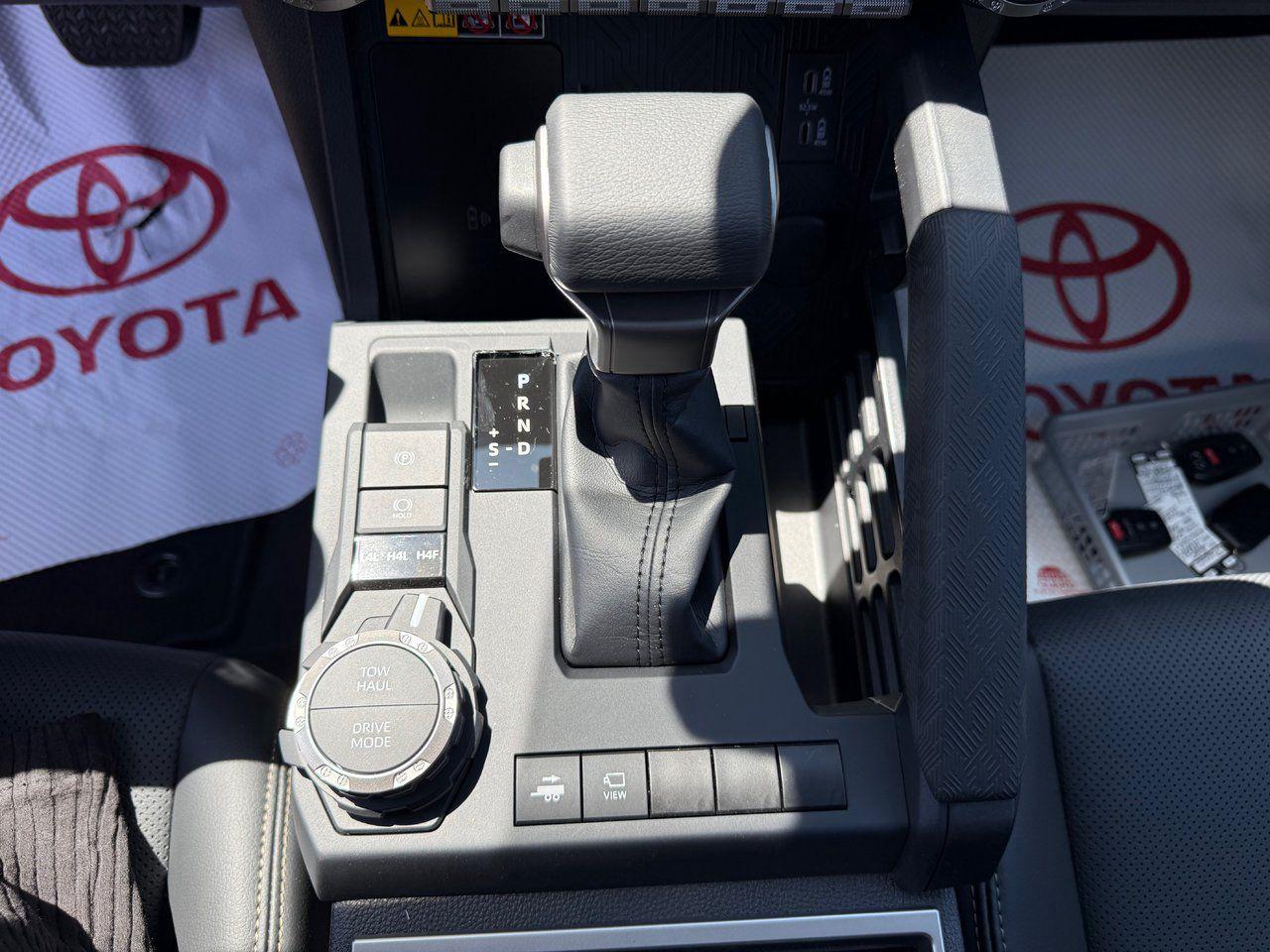 2025 Toyota Tacoma Hybrid Limited Photo