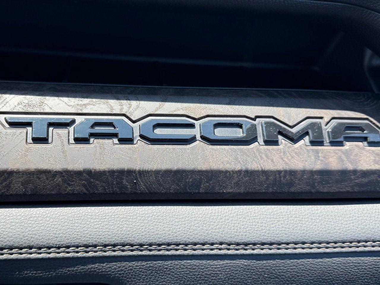 2025 Toyota Tacoma Hybrid Limited Photo