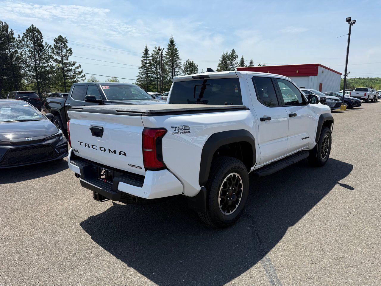 2025 Toyota Tacoma HYBRID TRD Off Road Premium Photo4