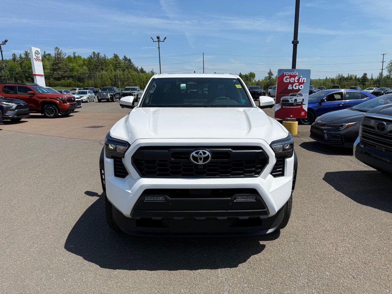2025 Toyota Tacoma HYBRID TRD Off Road Premium Photo1