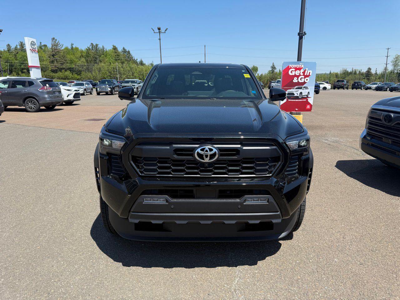 2025 Toyota Tacoma HYBRID TRD Off Road Premium Photo1