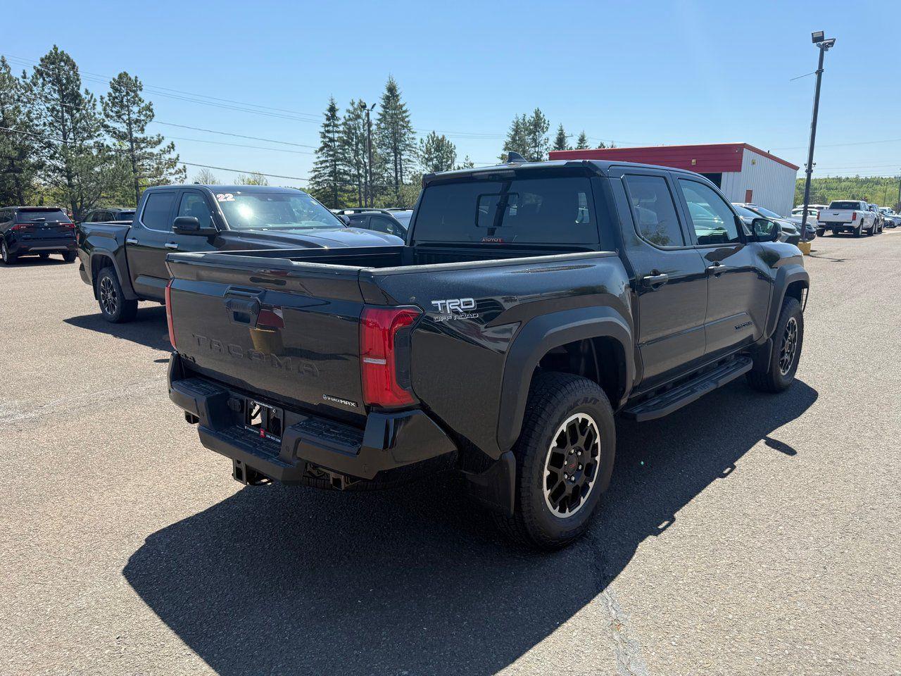 2025 Toyota Tacoma HYBRID TRD Off Road Premium Photo4