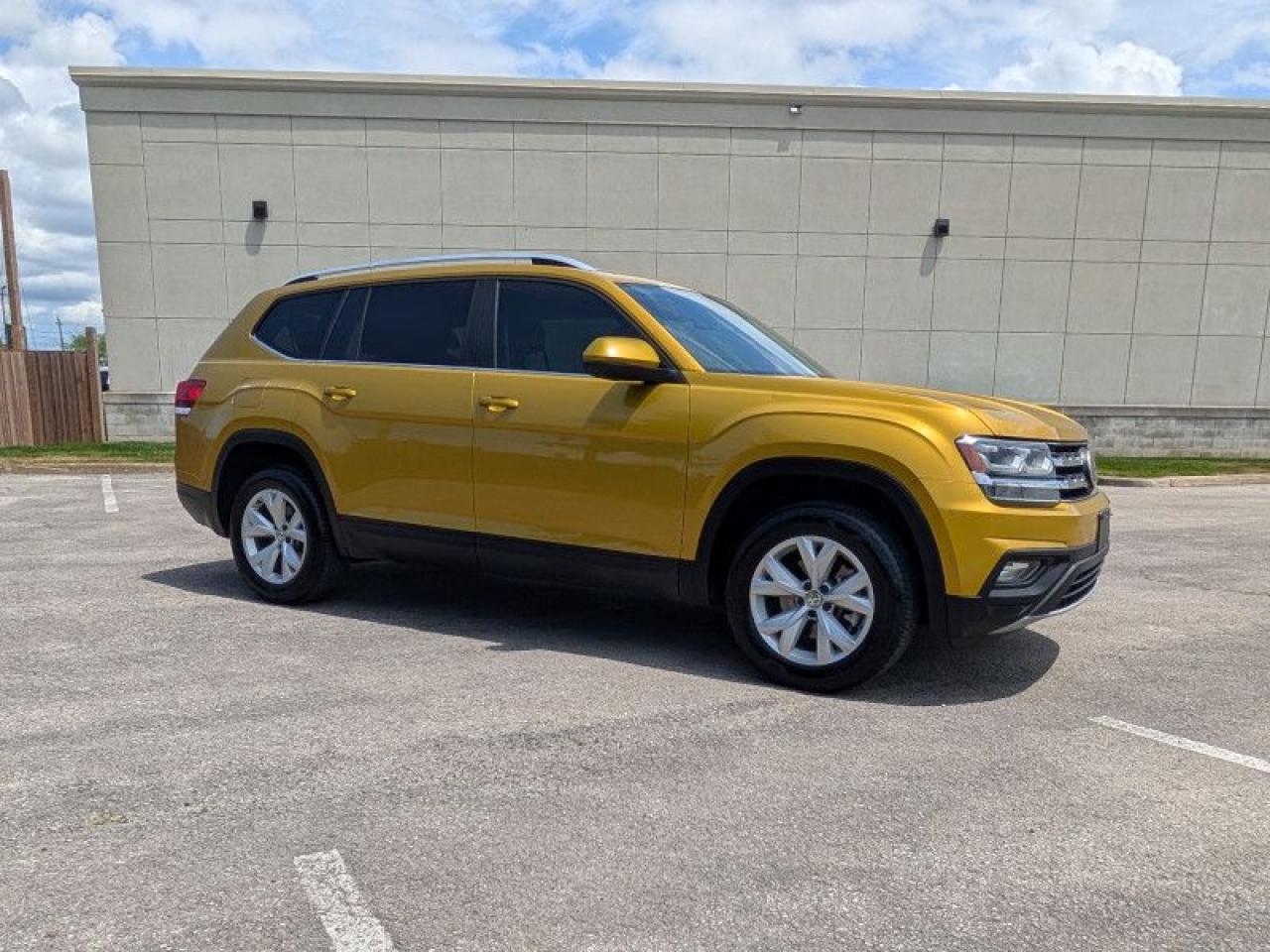 2018 Volkswagen Atlas Comfortline  **GOLDEN NUGGET** Photo