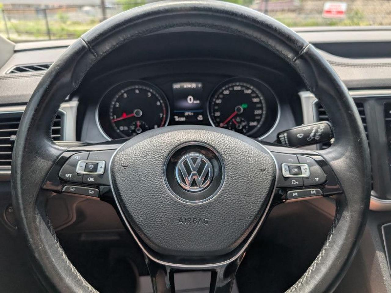 2018 Volkswagen Atlas Comfortline  **GOLDEN NUGGET** Photo